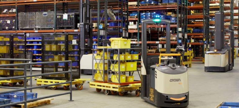 DUAL MODE FORKLIFTS – Automated Solutions in Material Handling 