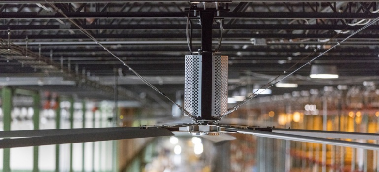 HVLS Fans–Beat the Heat with a Breeze!