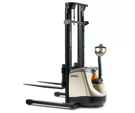 SX 3200 Walkie Straddle Stacker